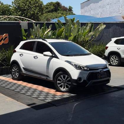 HYUNDAI HB20X 1.6 16V PREMIUM FLEX 4P AUTOMÁTICO HYUNDAI HB20X 1.6 16V PREMIUM FLEX 4P AUTOMÁTICO